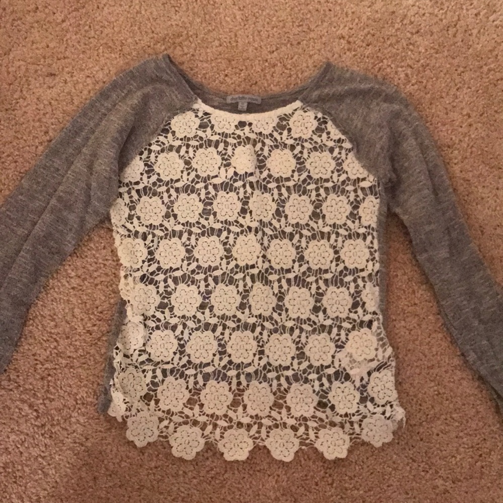 Cute and trendy crochet top!